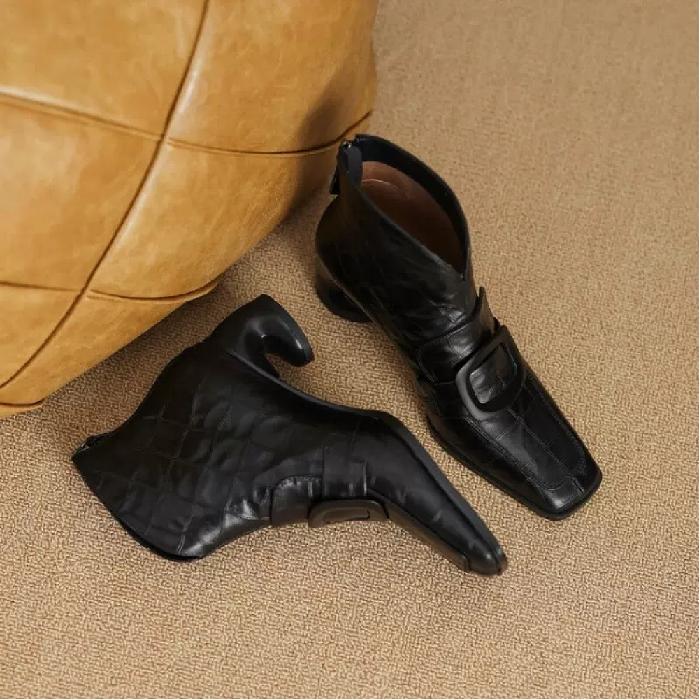 Ancient Square Buckle Mid-heeled Shoes