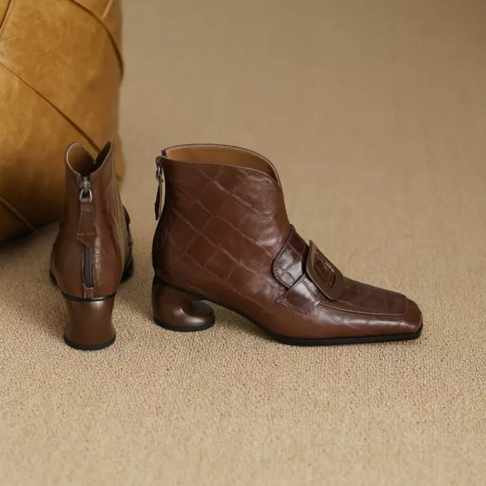 Ancient Square Buckle Mid-heeled Shoes