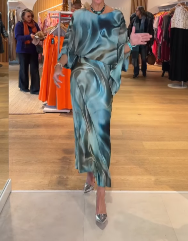 Ladies Blue Corrugated Skirt