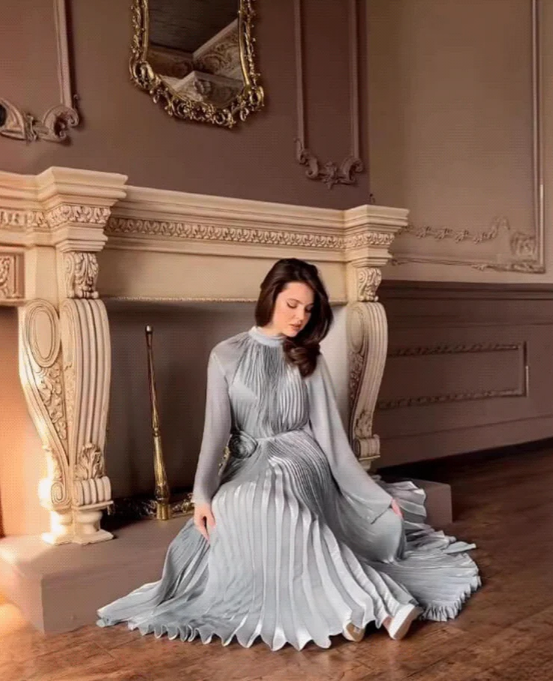 Ladies New Pleated Dress