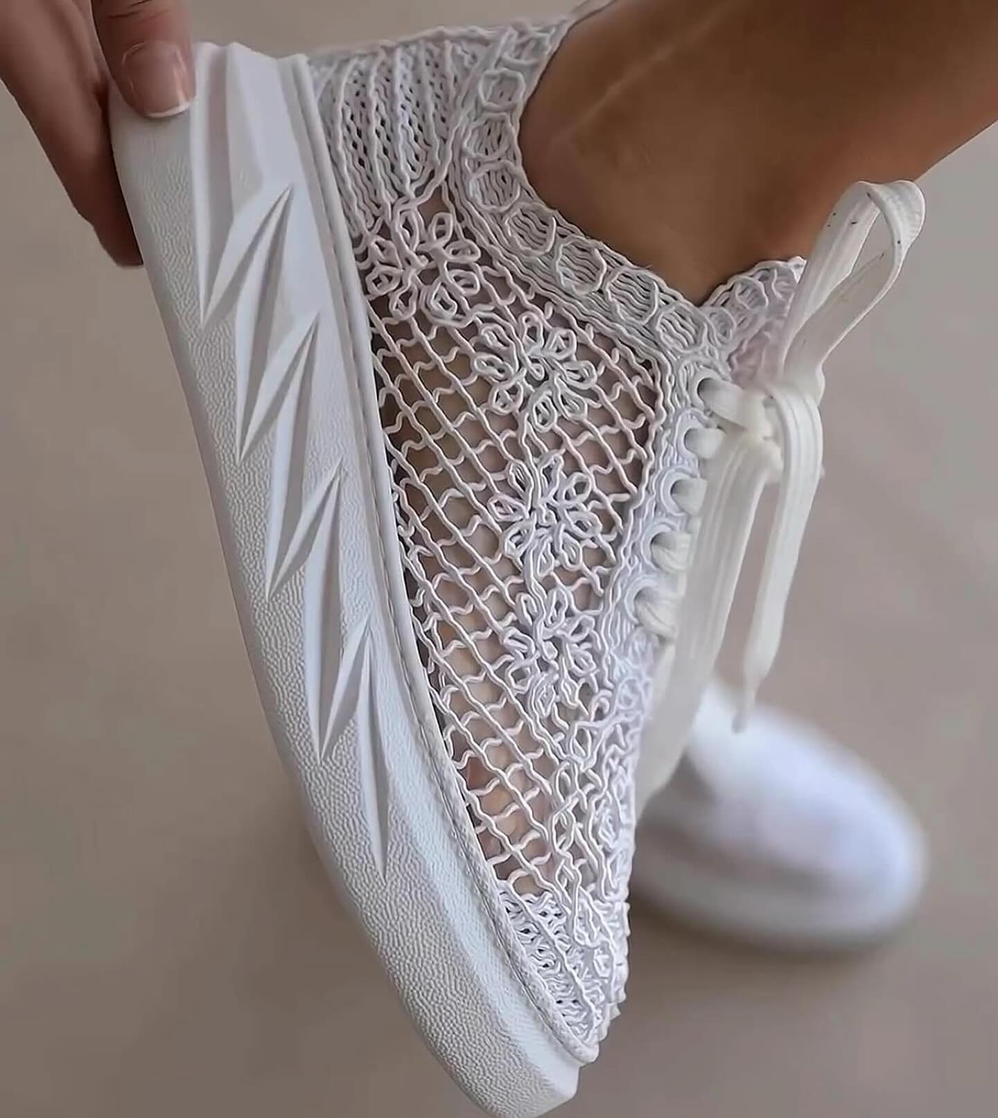 Women's Thick-soled Hollow Lace-up Shoes